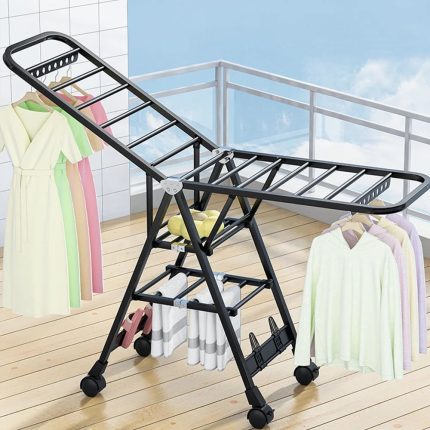 Metallic clothes drying rack