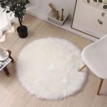 White fur mat