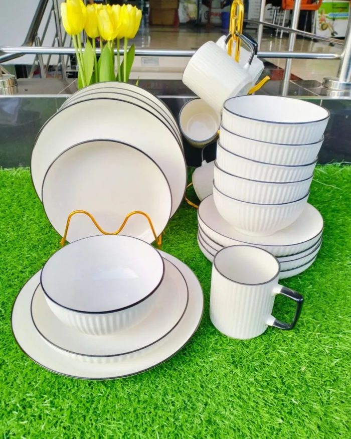 486464337_1090611089770386_7931269132503939895_n 24pc ceramic dinner set with black rim - Image 1