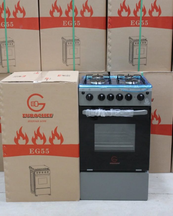 Four burner standing gas cooker with electric oven - Image 1