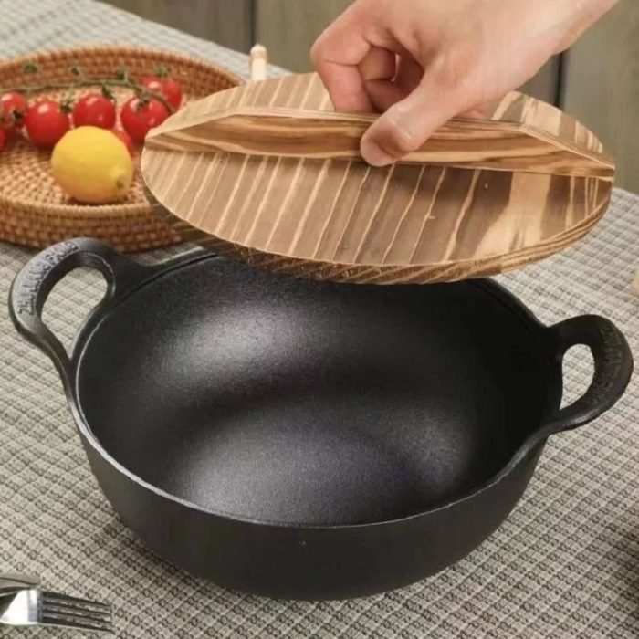 Cast iron wok pan with wooden lid - Image 1