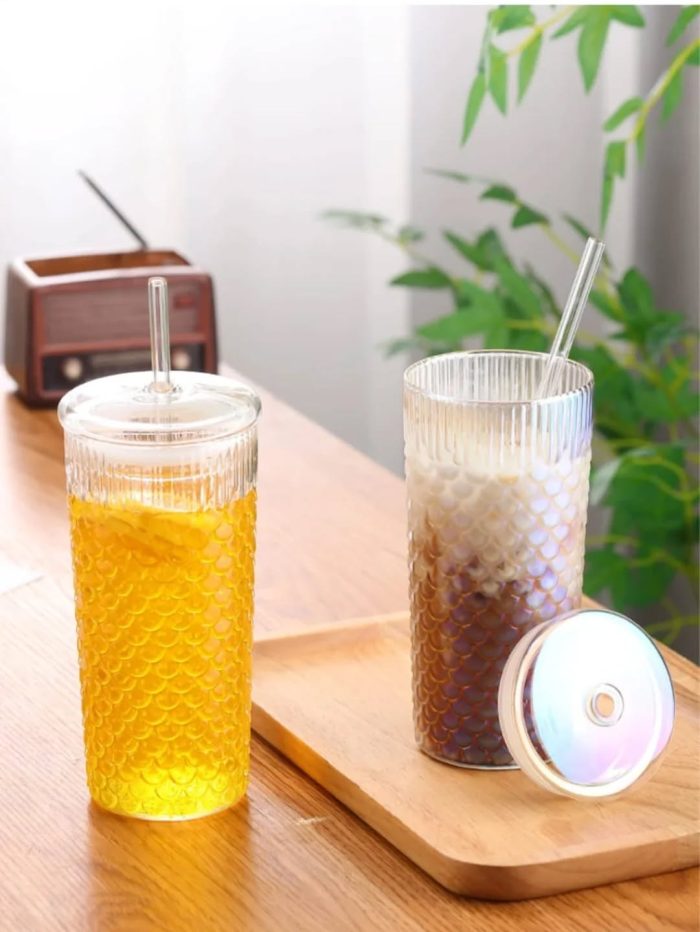 Glass tumbler with straw - Image 1