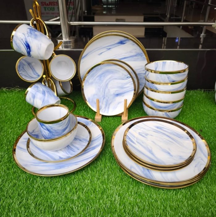 24pc dinner set with gold rim - Image 1