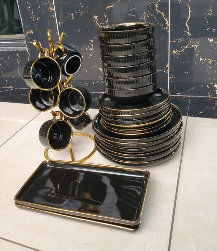 598239912_1312554967575996_5976565933353085504_n 32pc dinner set - Image 1