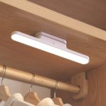 Magnetic wall lamp