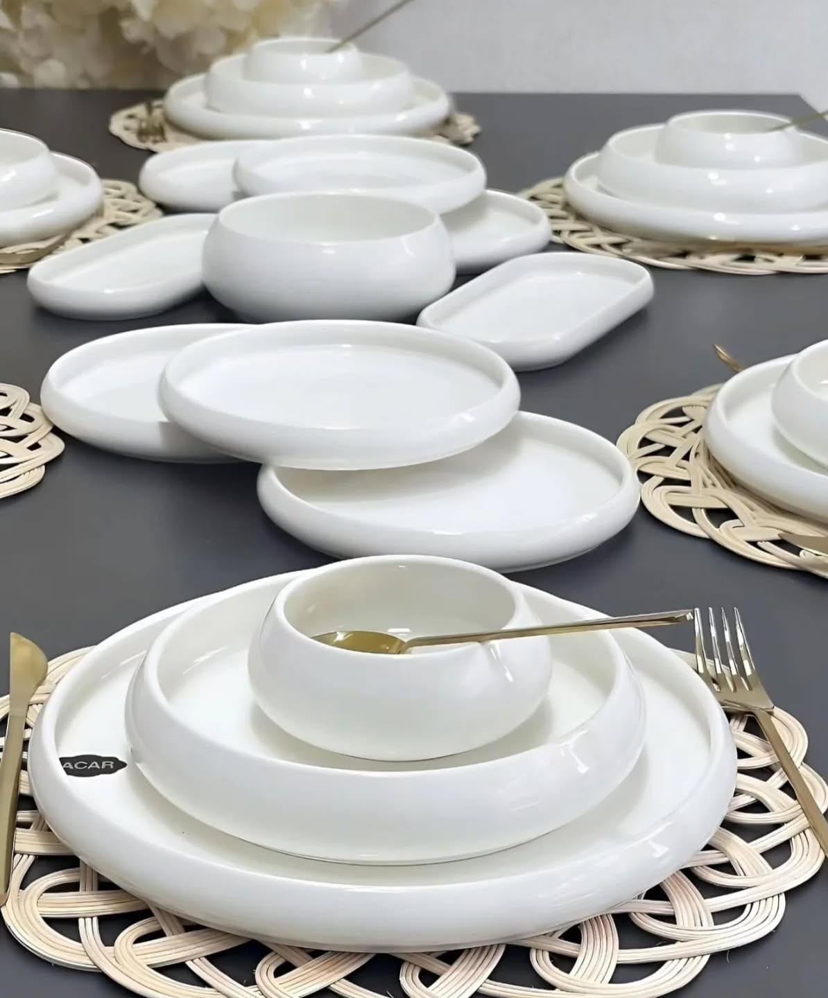 674422203_18465795637099265_6225439034431635971_n 24pc Dinner set - Image 1