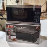 Reki microwave oven 22litres