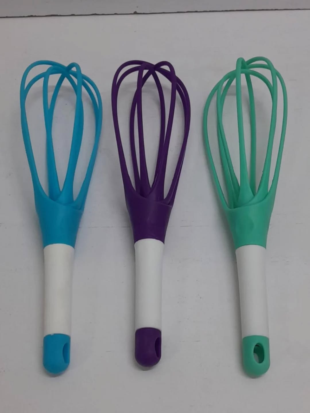 702620859_18470366956099265_7998791802626514664_n Plastic whisk - Image 1