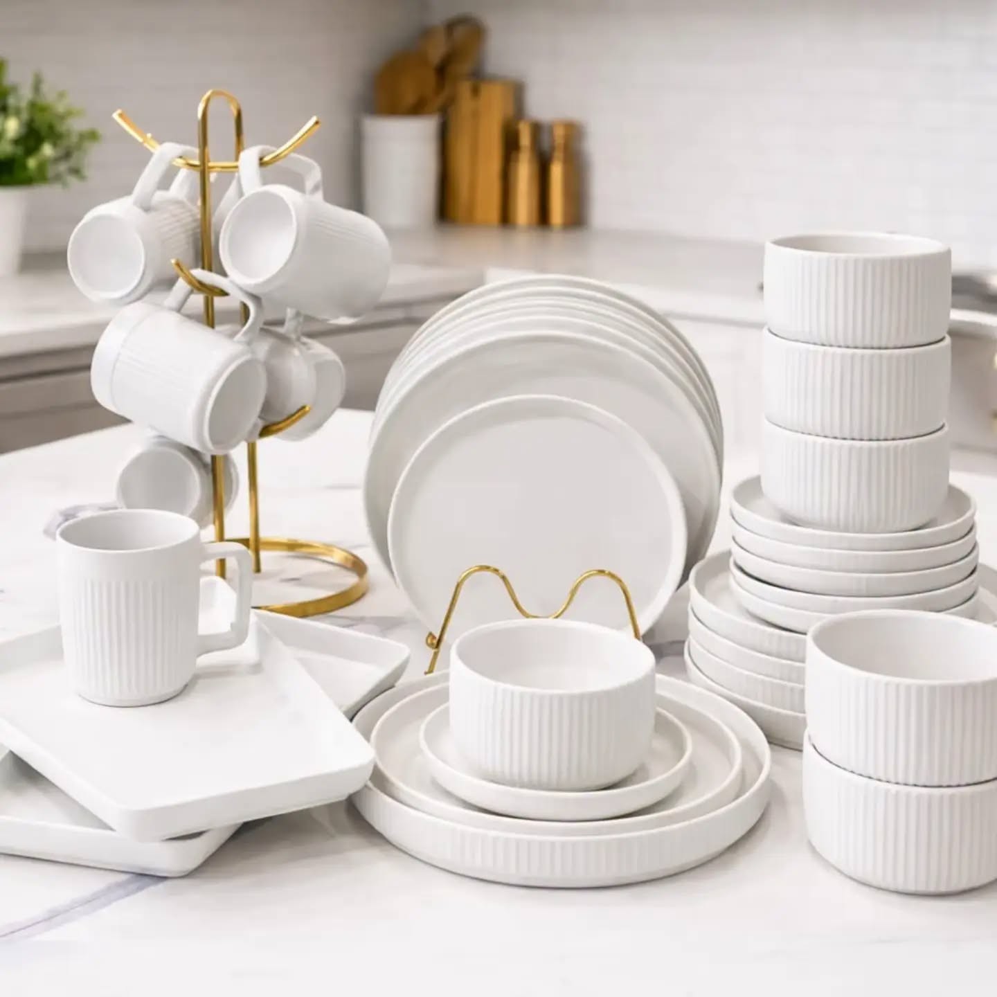 760503401_1565929578575113_5379794343112848954_n 32pc porcelain dinner set - Image 1