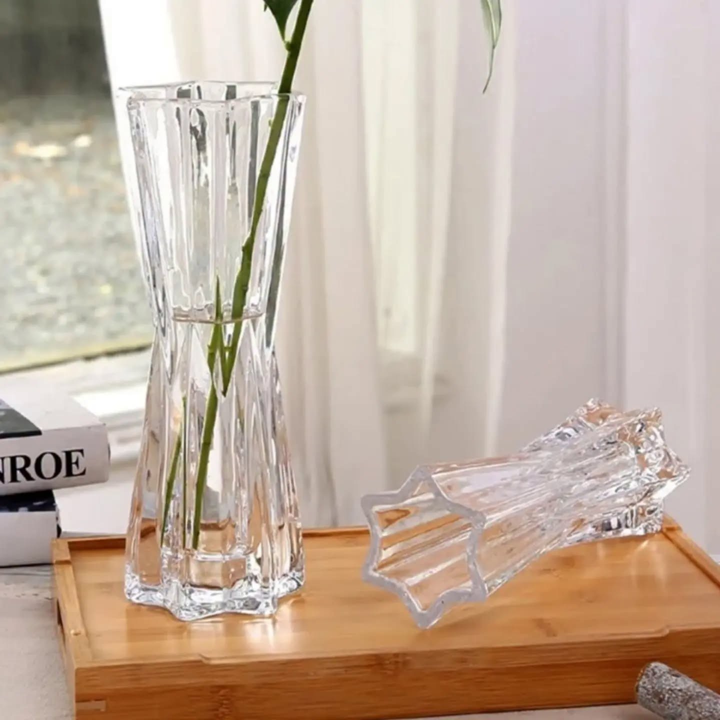 761364841_1073195661824247_6346543406455688591_n Star glass flower vase - Image 1